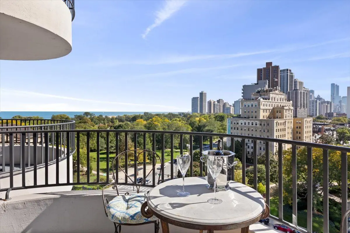 2020 N LINCOLN PARK WEST