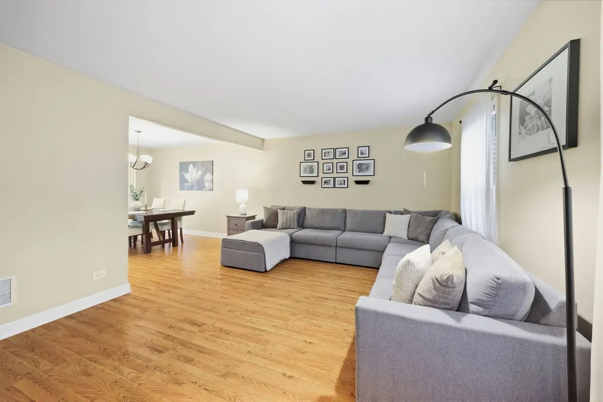 21 N Walnut Court