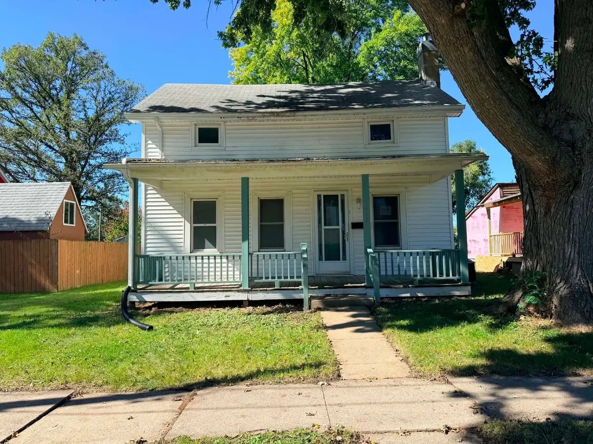 812 N 1st Street