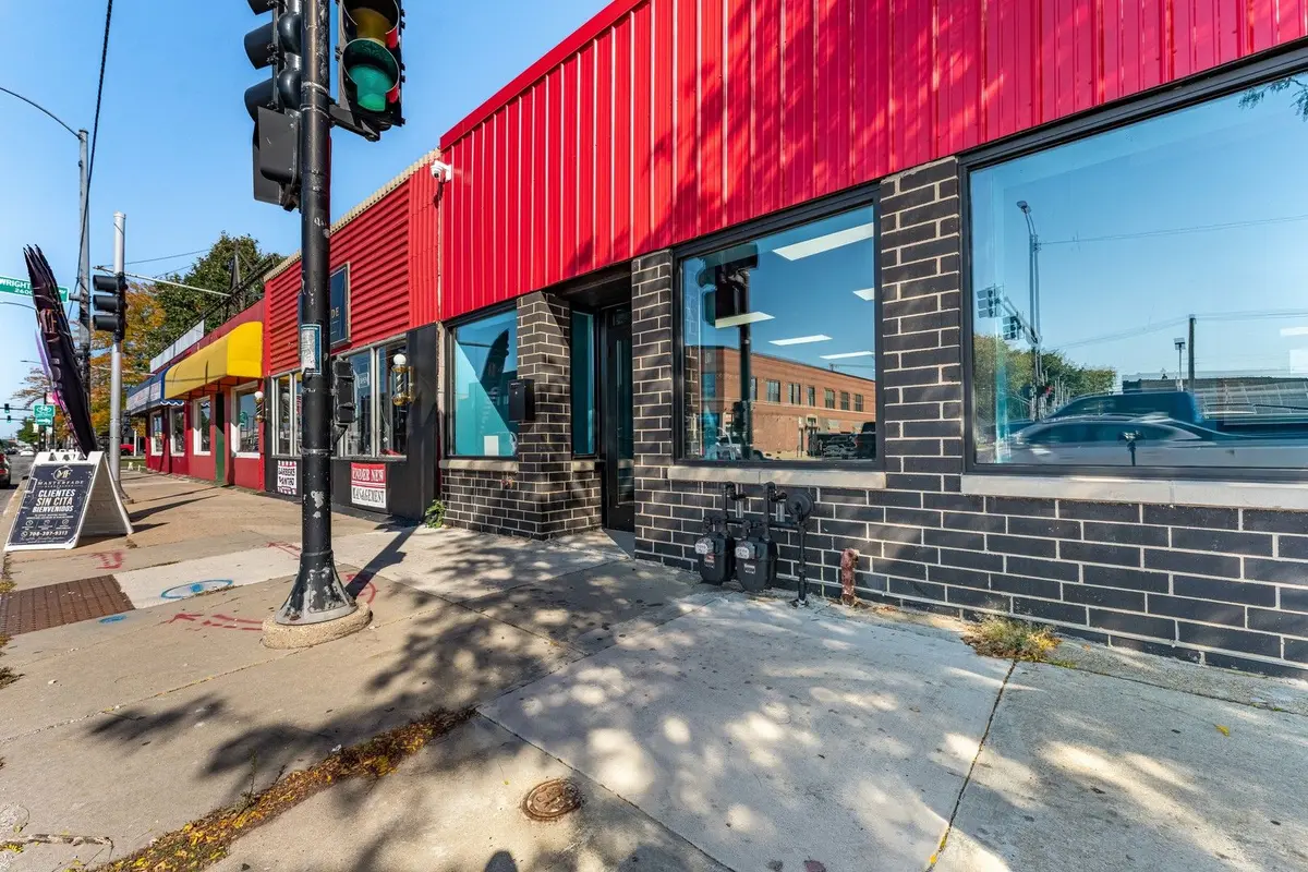 2559 N Cicero Avenue