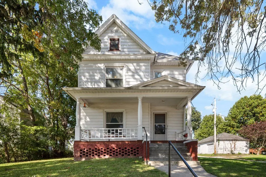 306 E 2nd Street