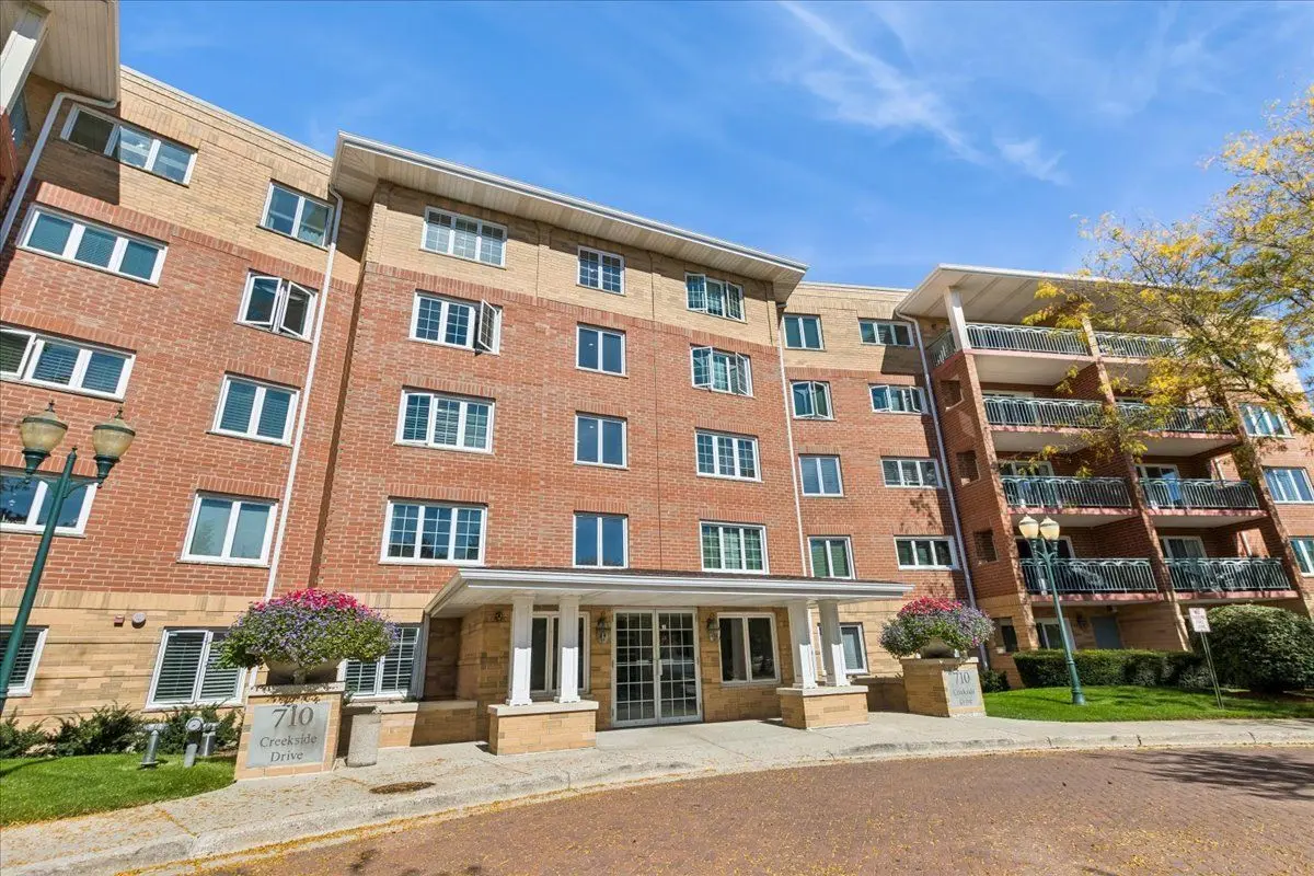 710 CREEKSIDE Drive