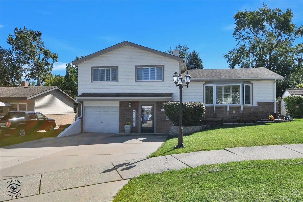 9101 Elm Circle