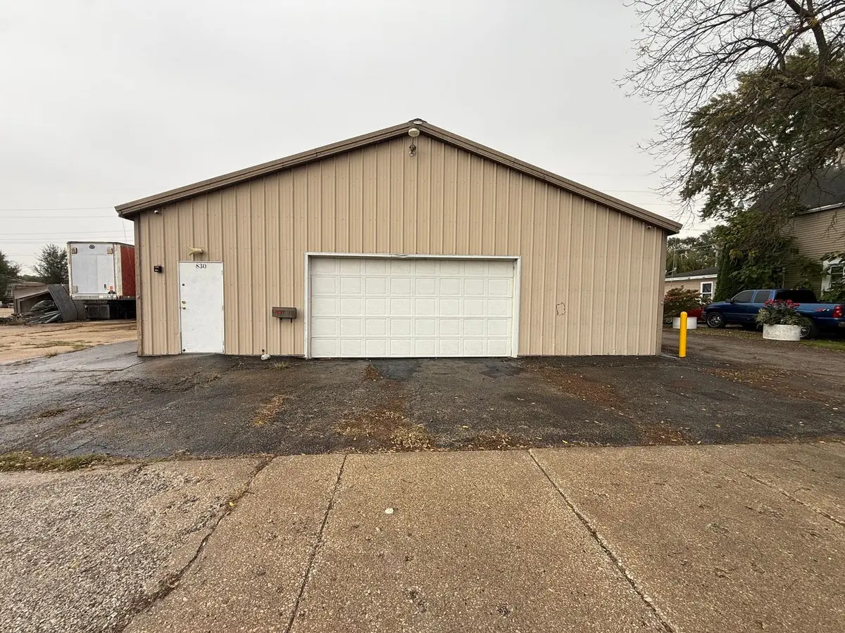 830 S McMullen Drive
