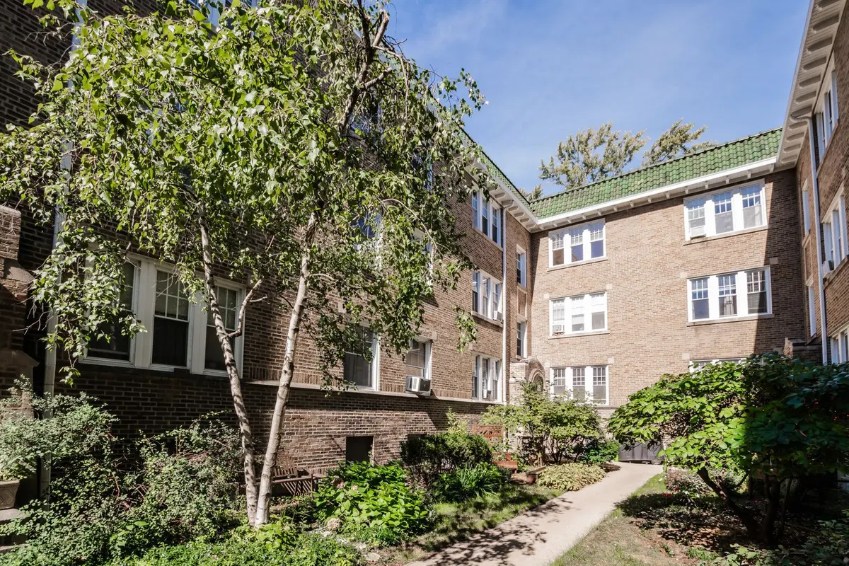721 Reba Place