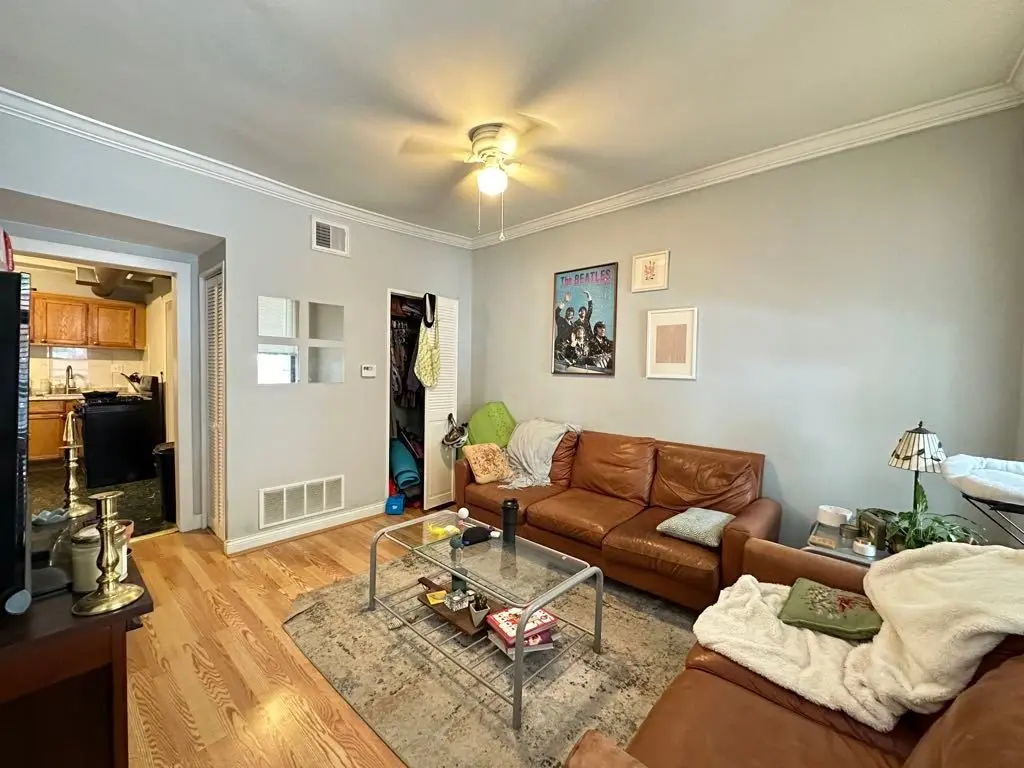 1653 W Superior Street