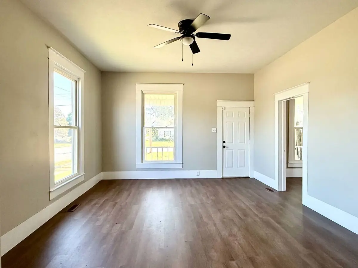 1123 Metropolis Street