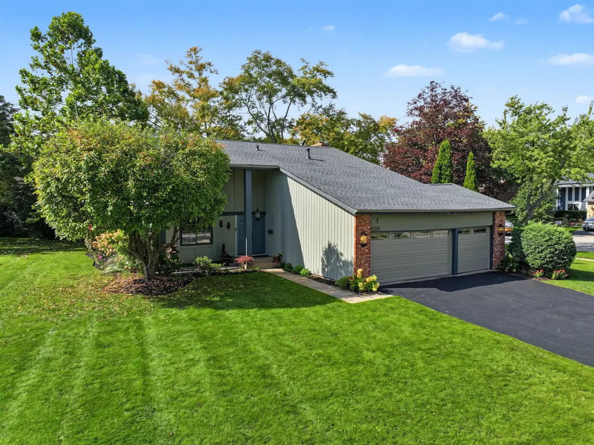 1220 N Pepper Tree Drive