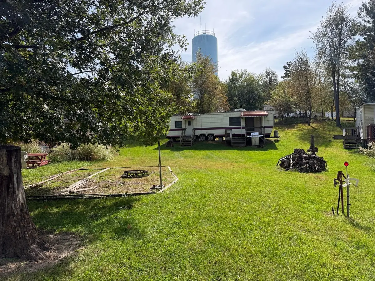 13-89 Woodhaven Lakes