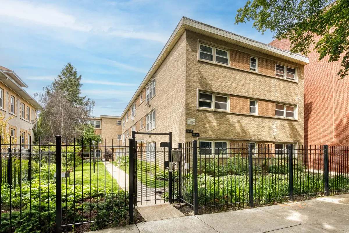 1536 W Pratt Boulevard