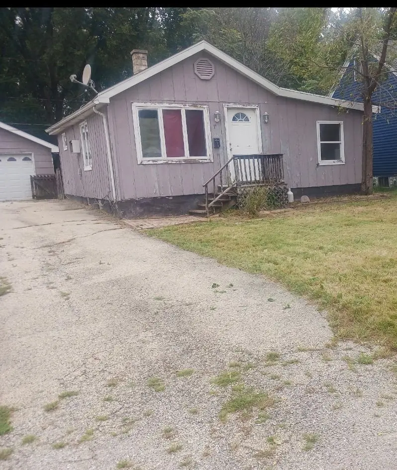11 NW Circle Drive