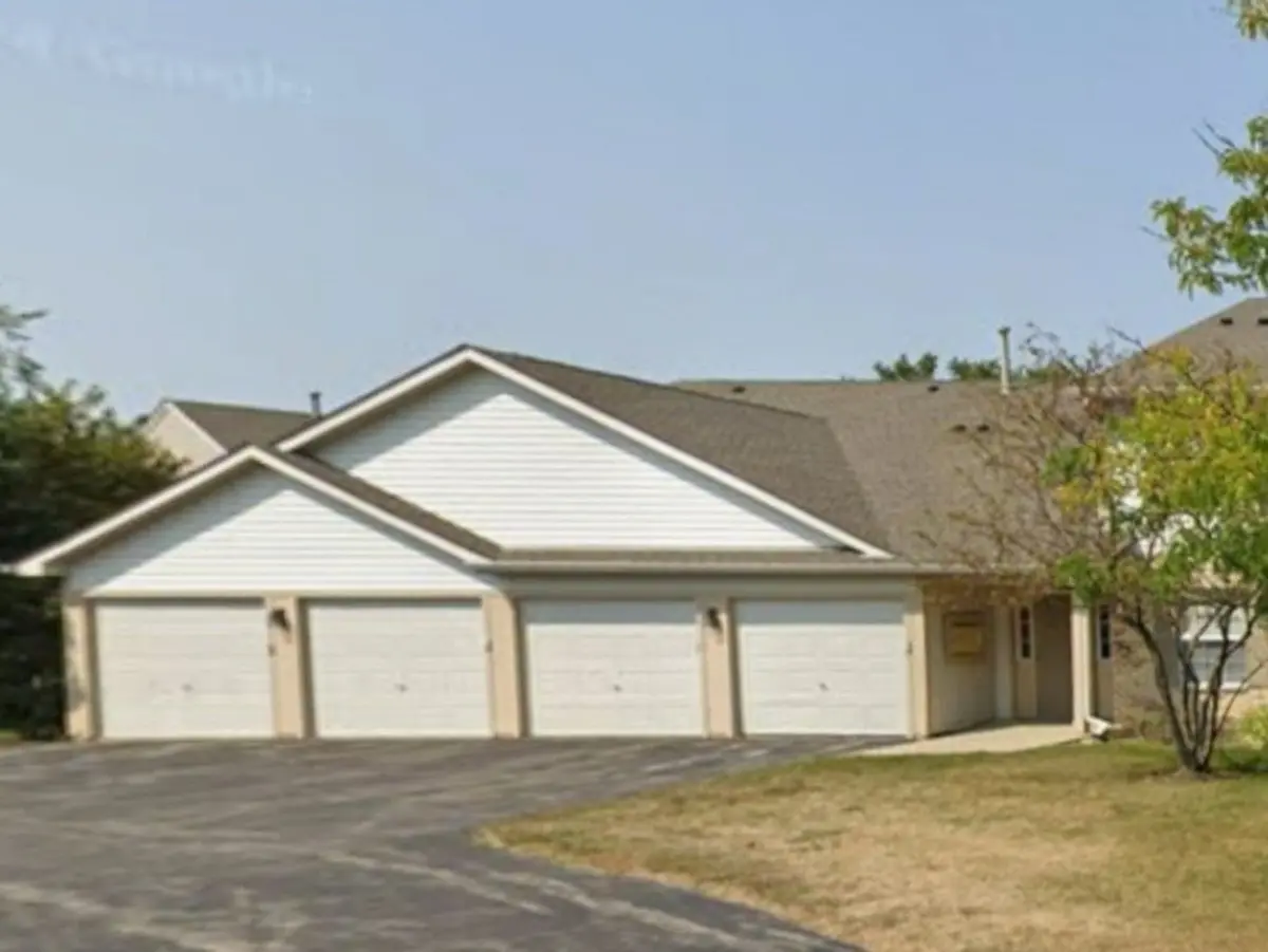 1303 N Red Oak Circle