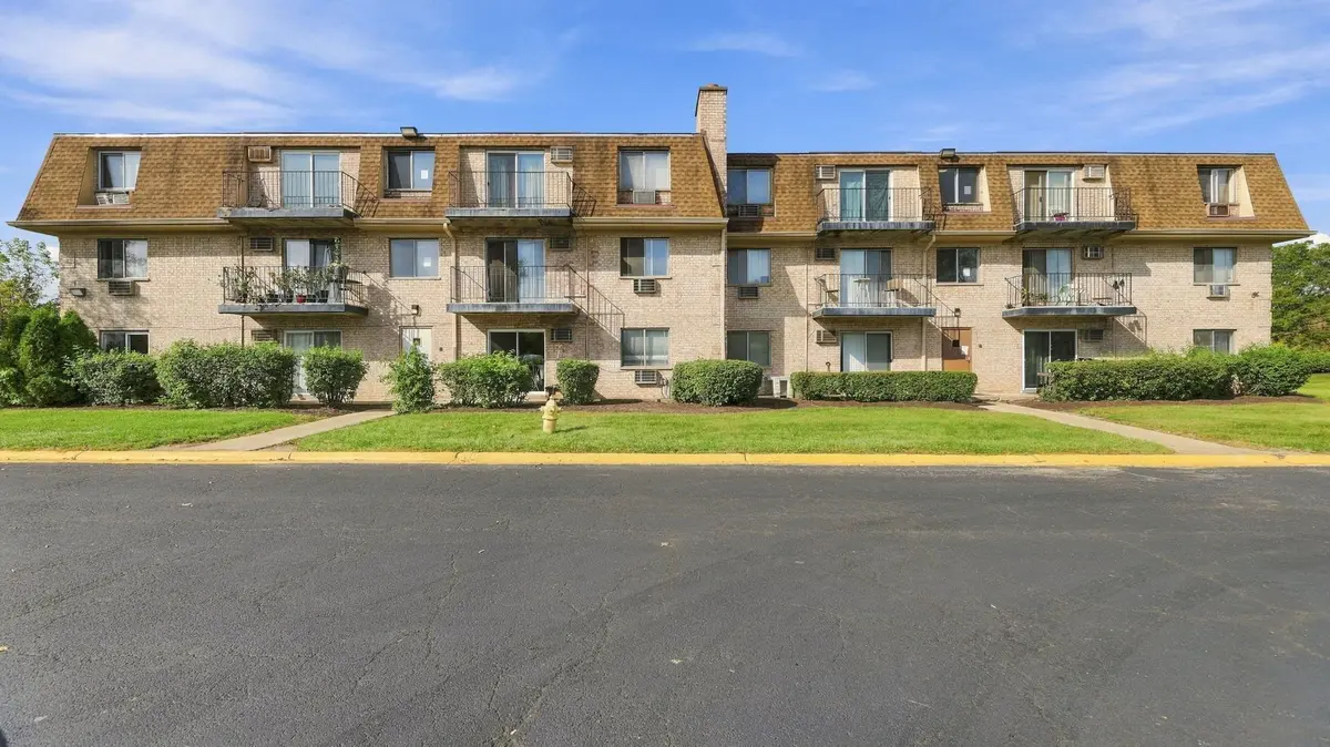 281 Shorewood Drive