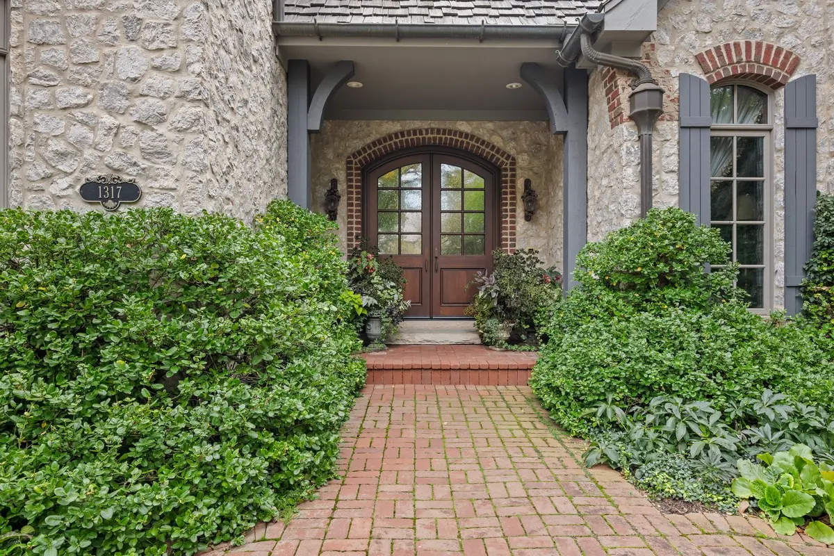 1317 Fox Glen Drive