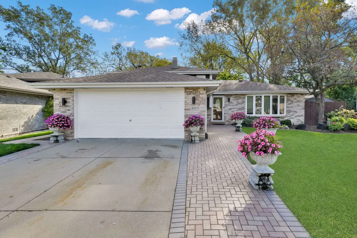 4605 W Spencer Lane