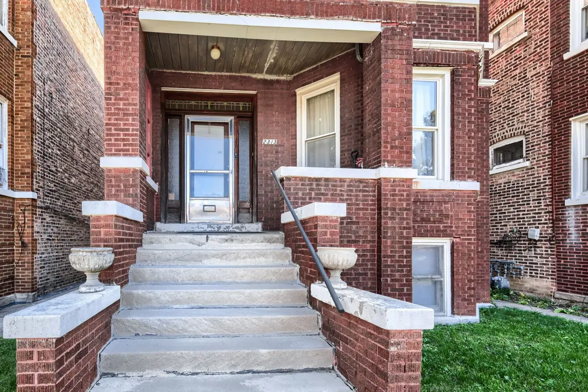 2313 S 61st Court