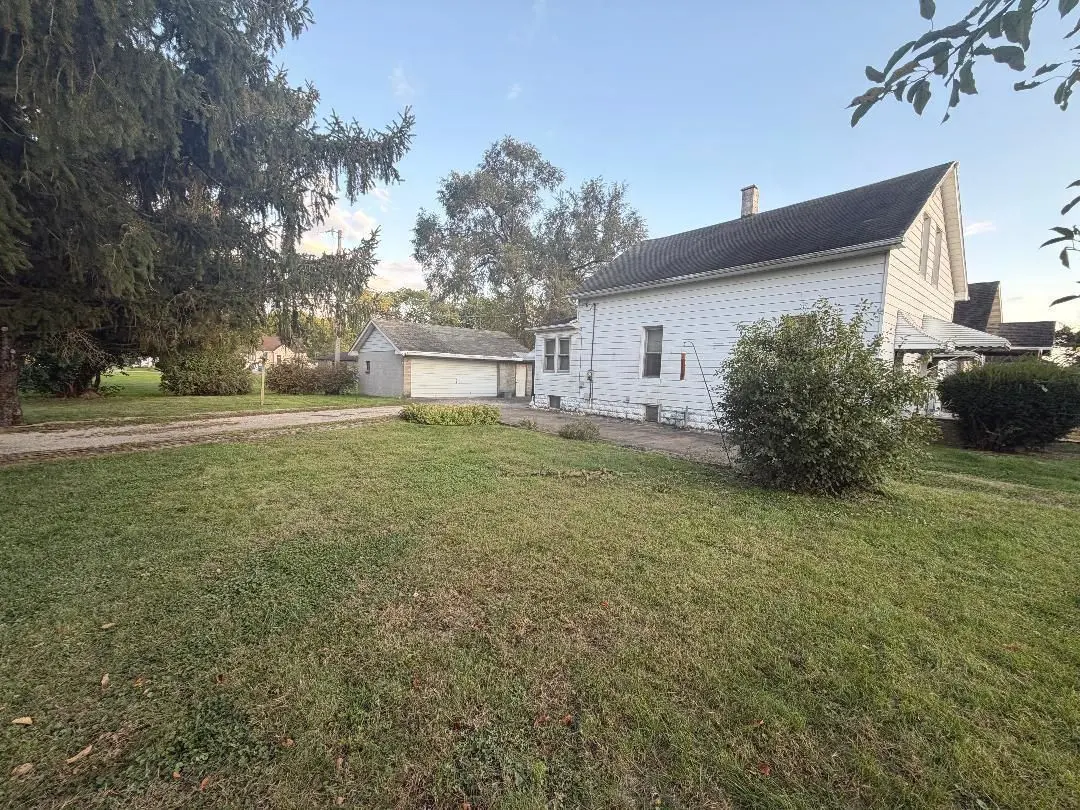702 Davis Avenue