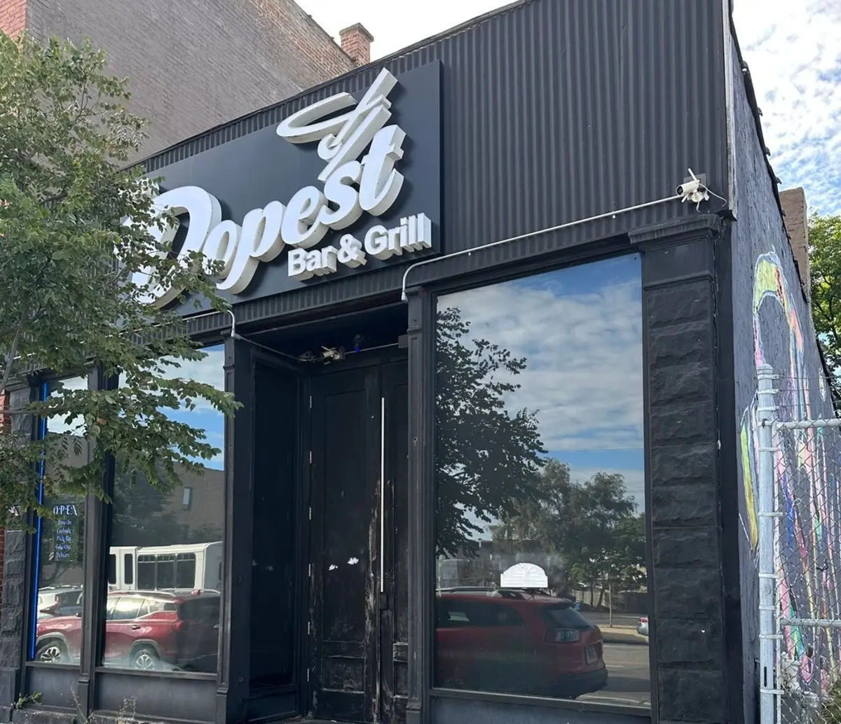 2343 W Roosevelt Road