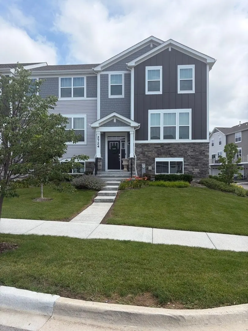 2724 Fieldcrest Drive