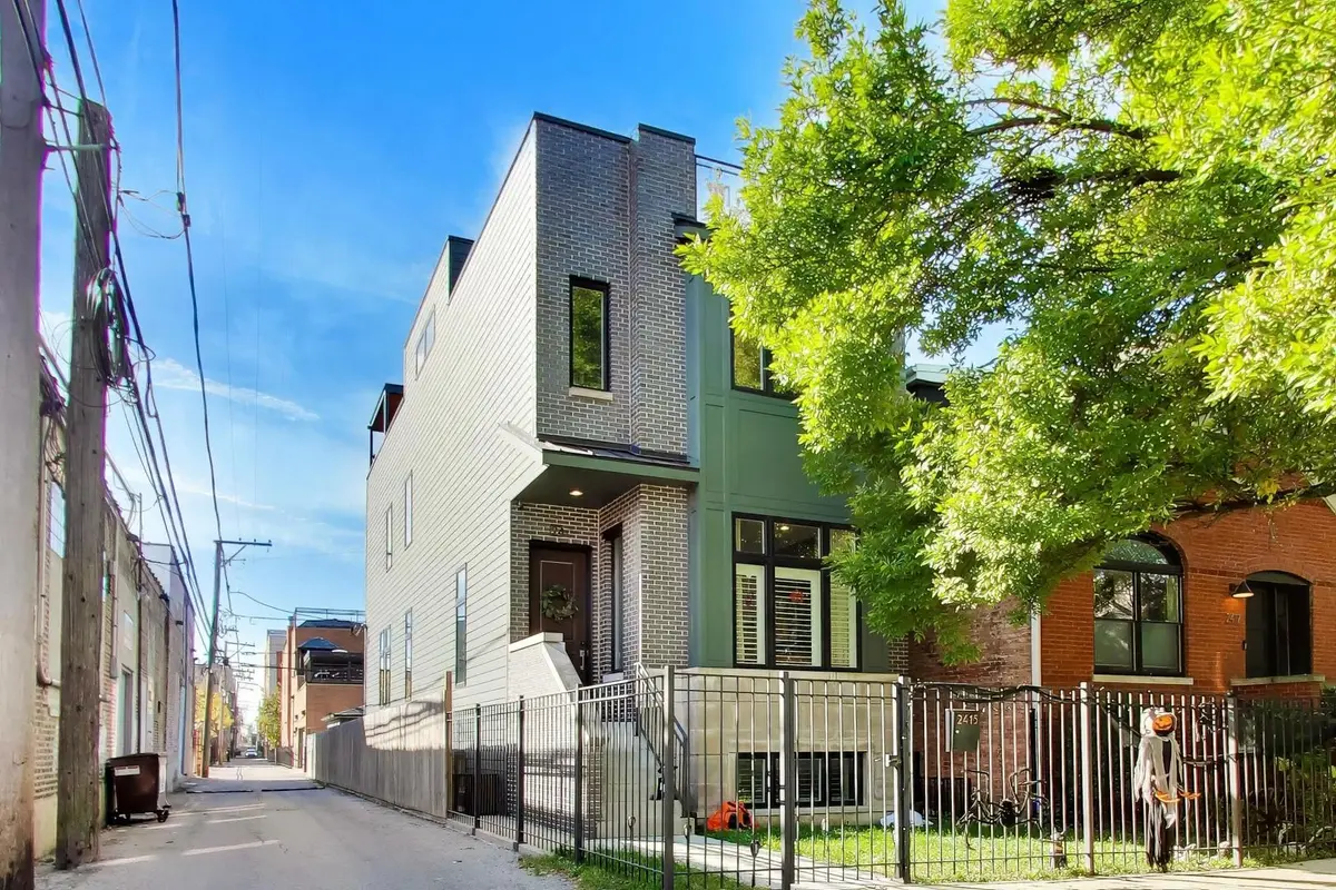 2415 W Huron Street