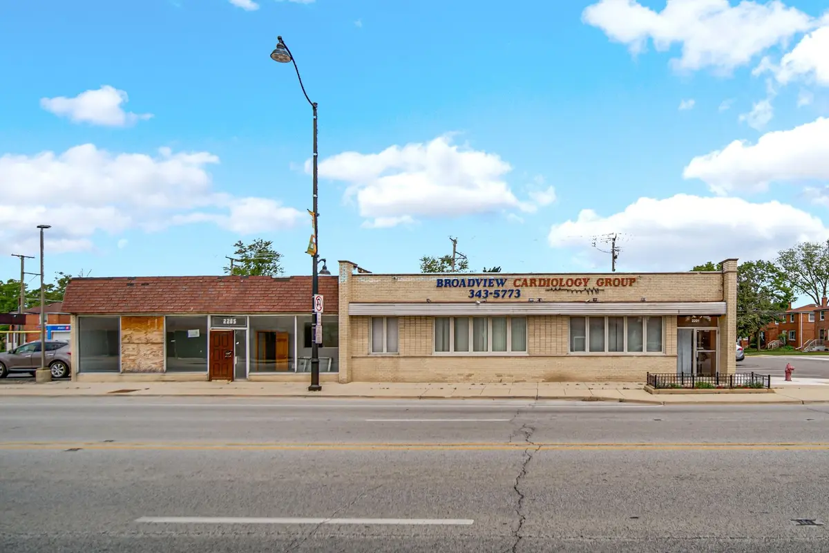 2201 W Roosevelt Road