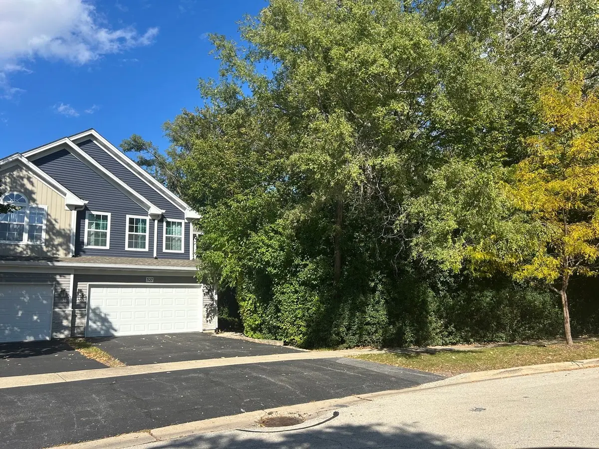 327 E Tall Oaks Lane