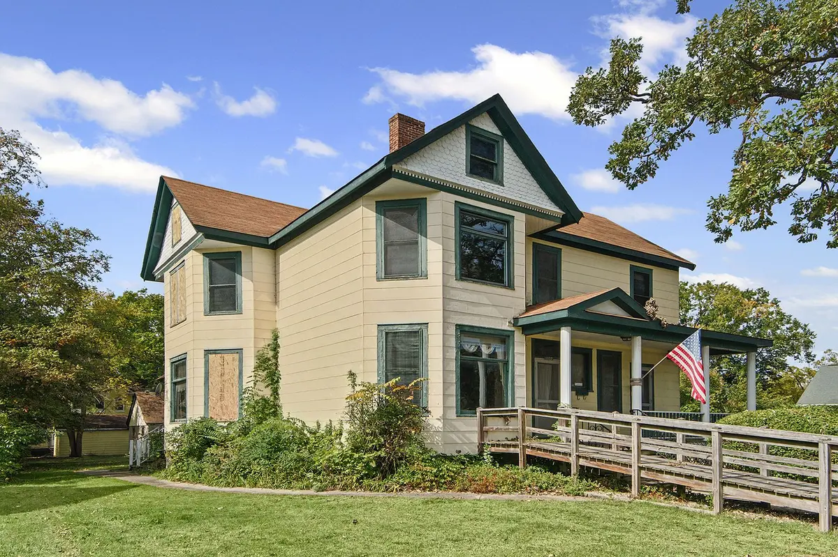 1322 Main Street