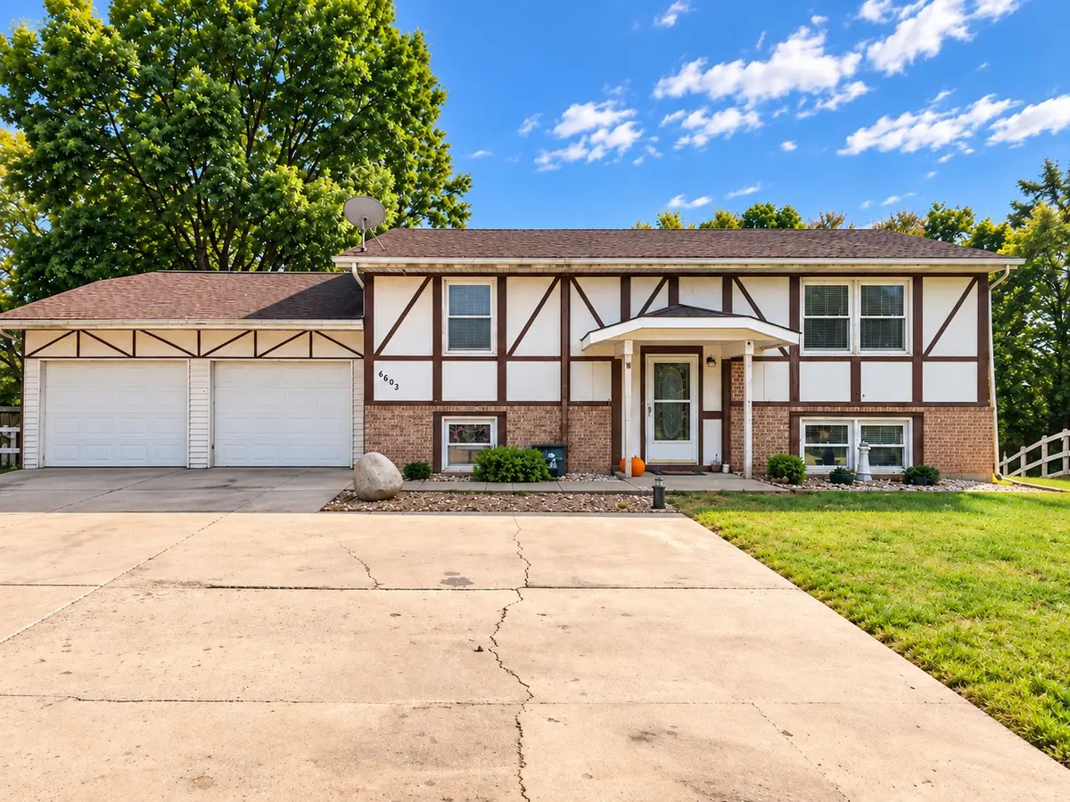 4407 W Lincolnway