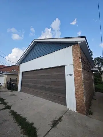 2924 N 75th Court
