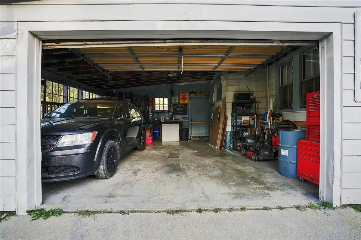 304 E 5th Street