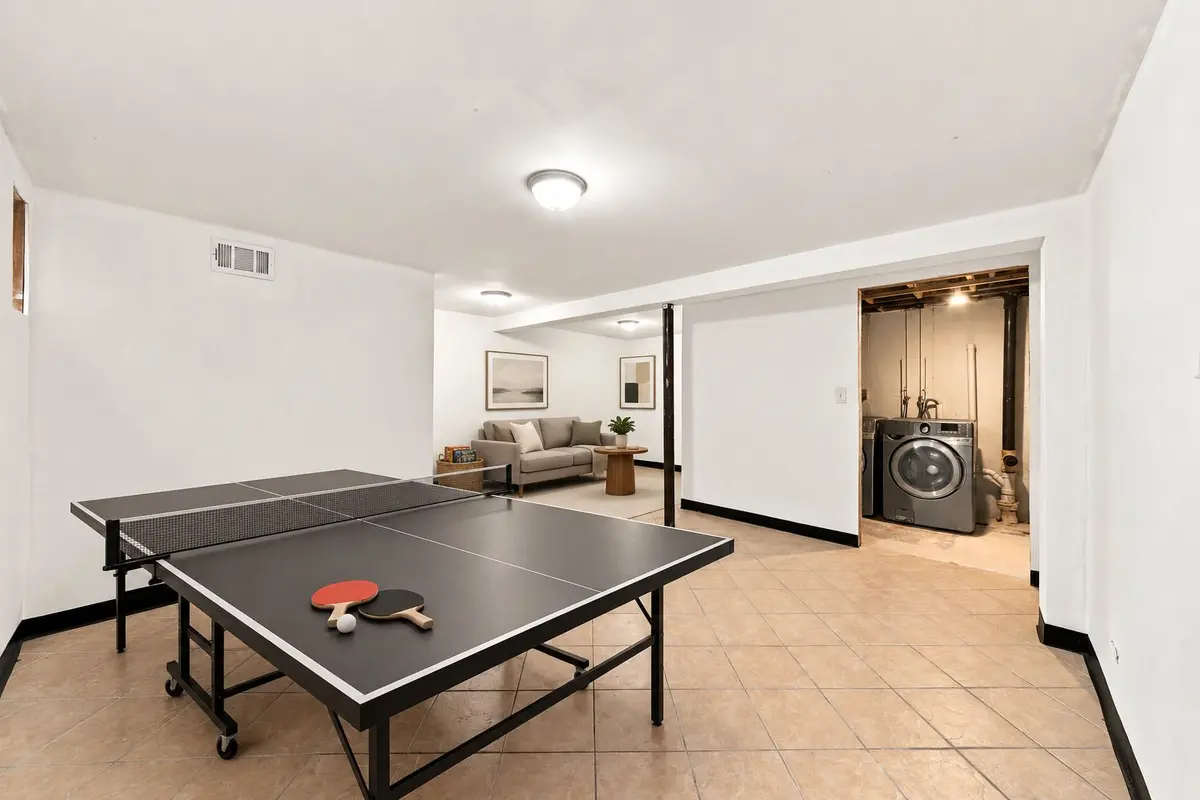 1312 S GLEN Circle