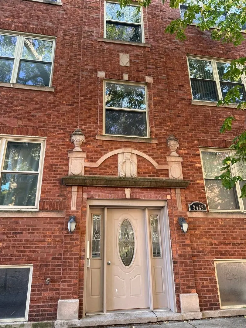 3435 W BERTEAU