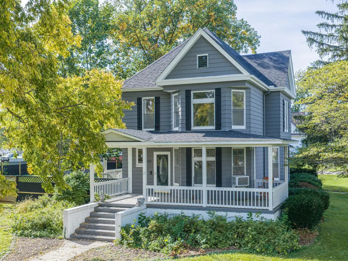 305 Locust Street