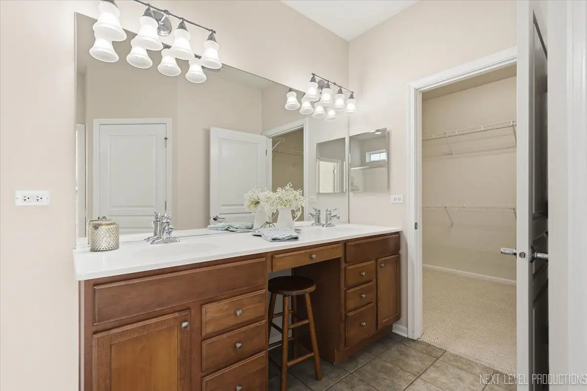 2772 Cascade Falls Circle
