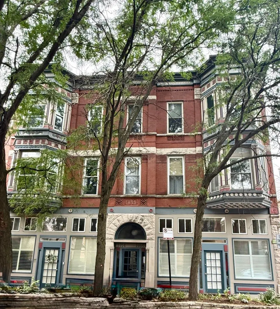 1914 N Sheffield Avenue