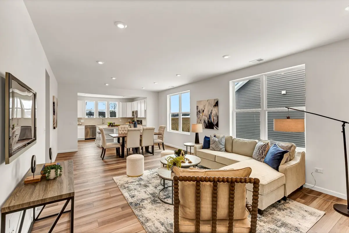 2809 Spring Circle South