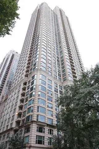 25 E Superior Street