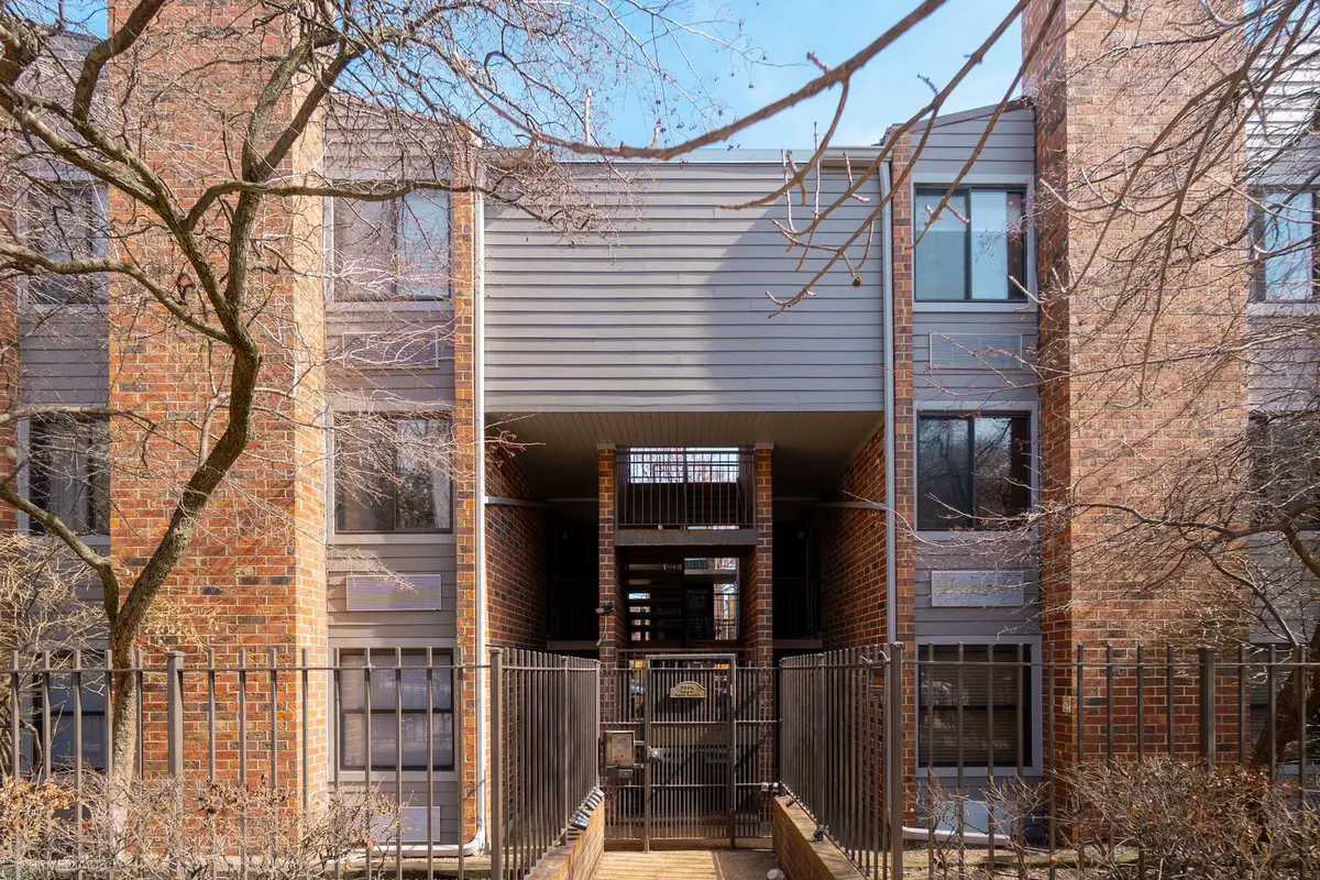 2225 N Halsted Street