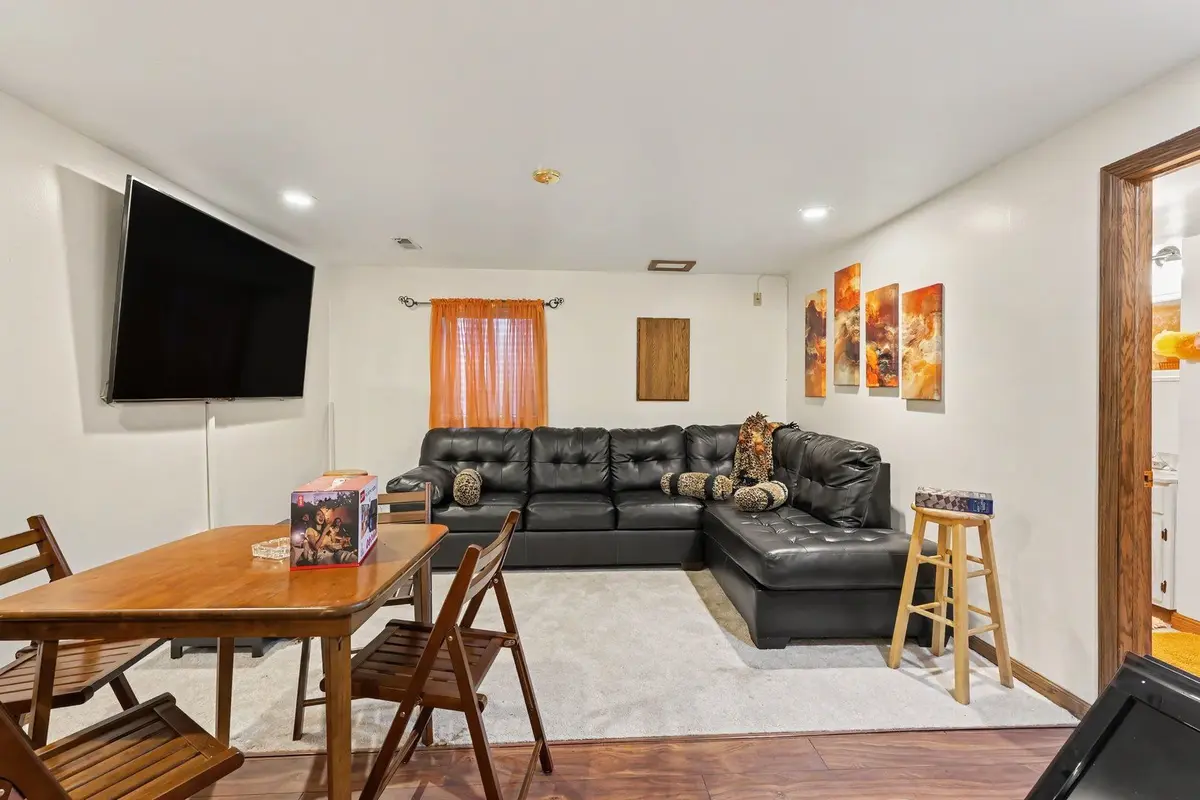 2421 Mallard Drive