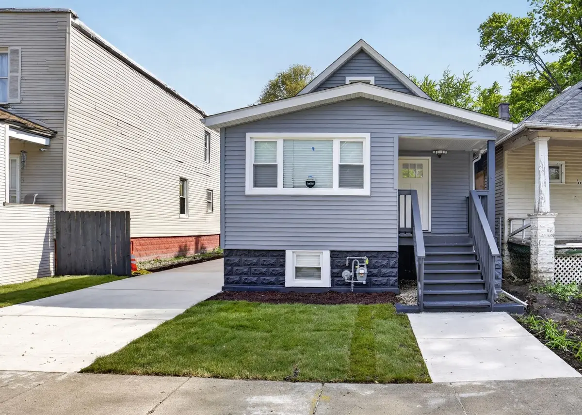 123 W 104th Place