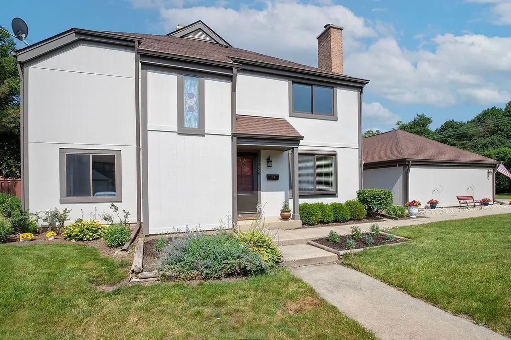 1296 Farnsworth Lane
