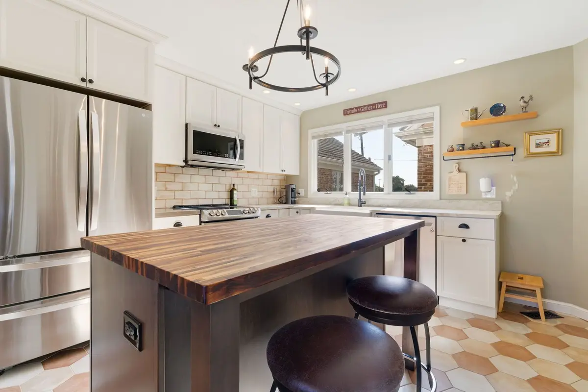 1304 Shire Circle