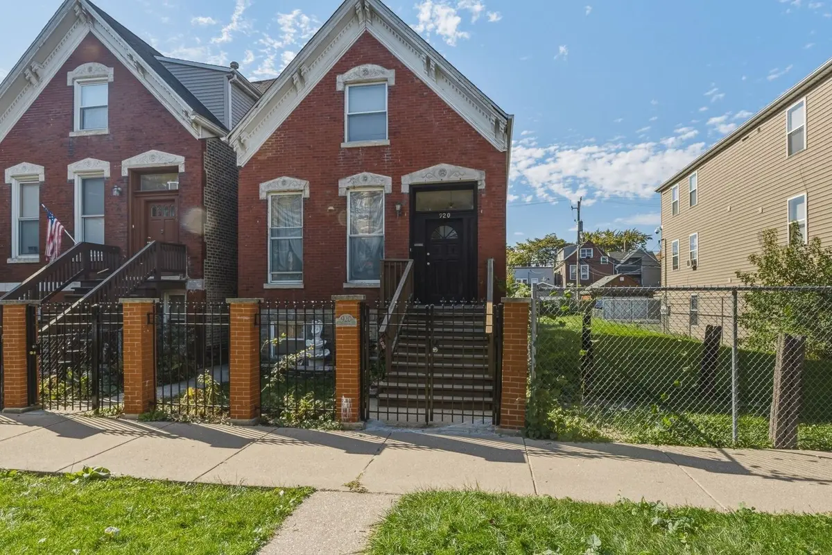 920 N Mozart Street