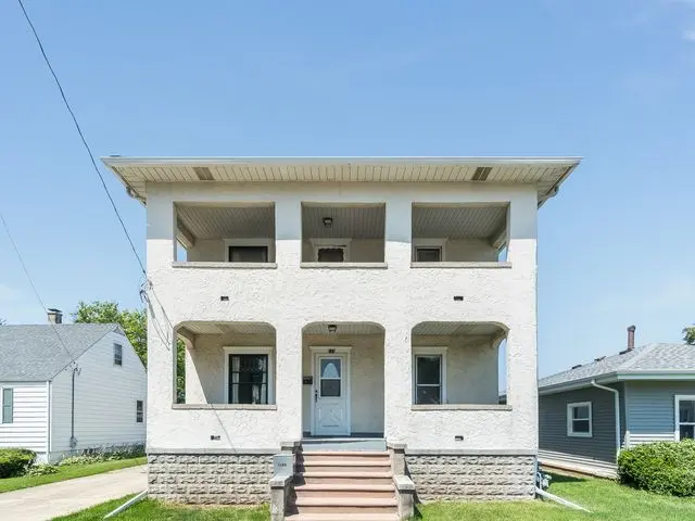121 Davis Avenue