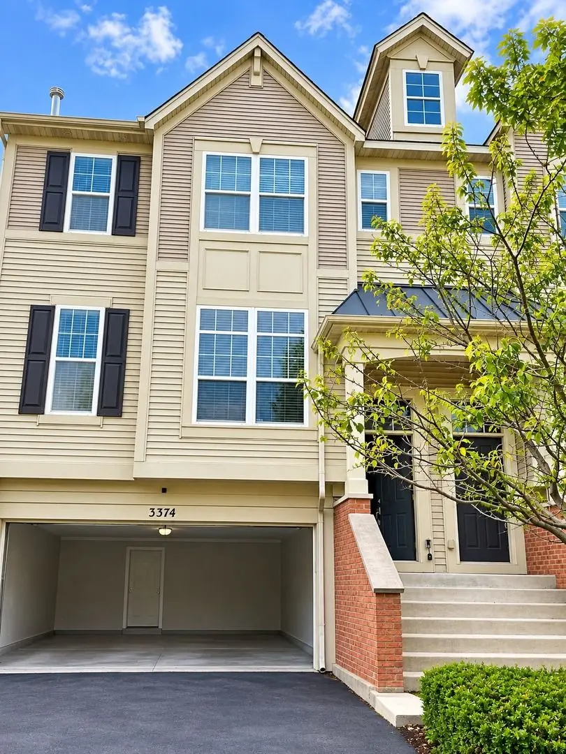 3374 Bradbury Circle