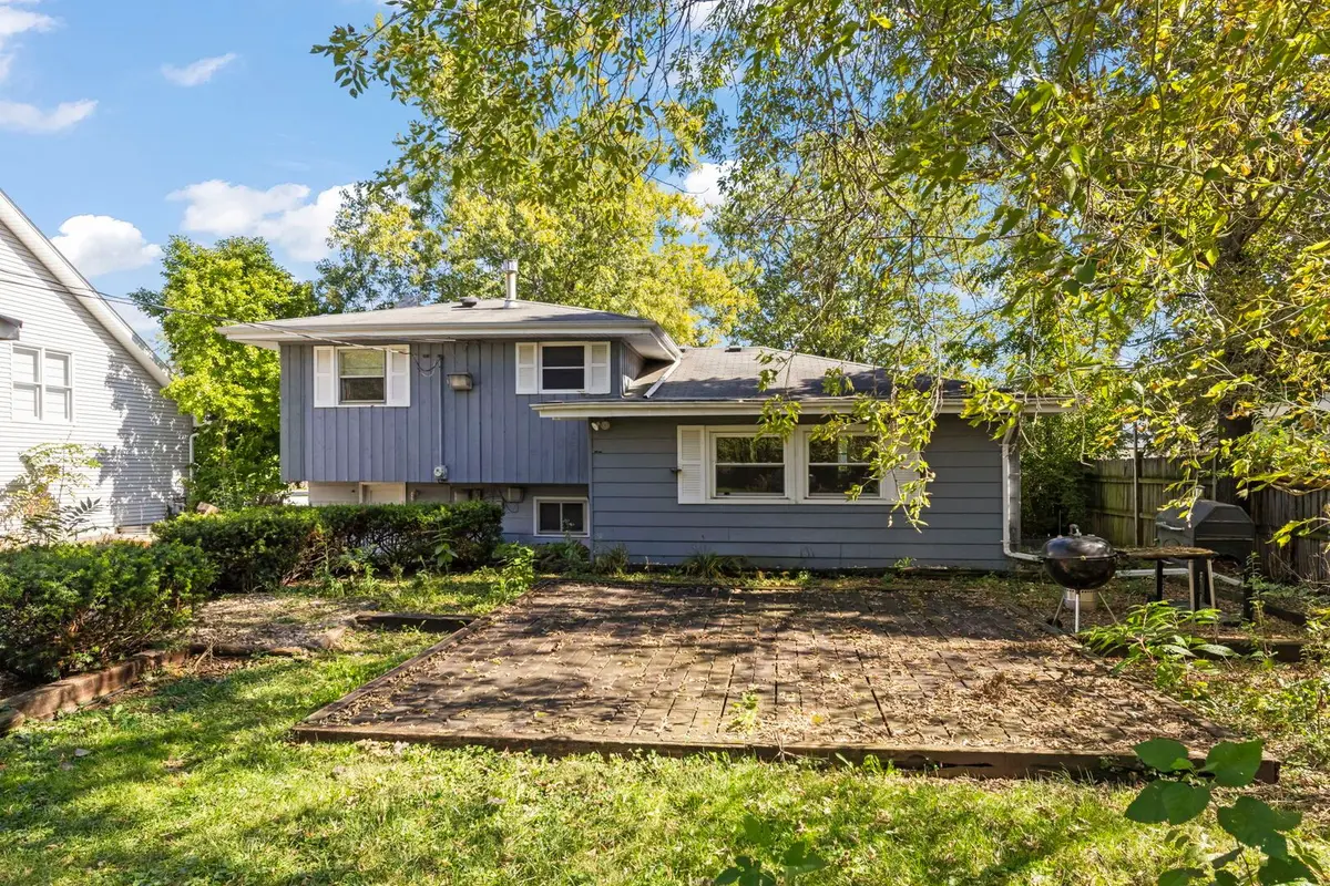 6118 Stonewall Avenue