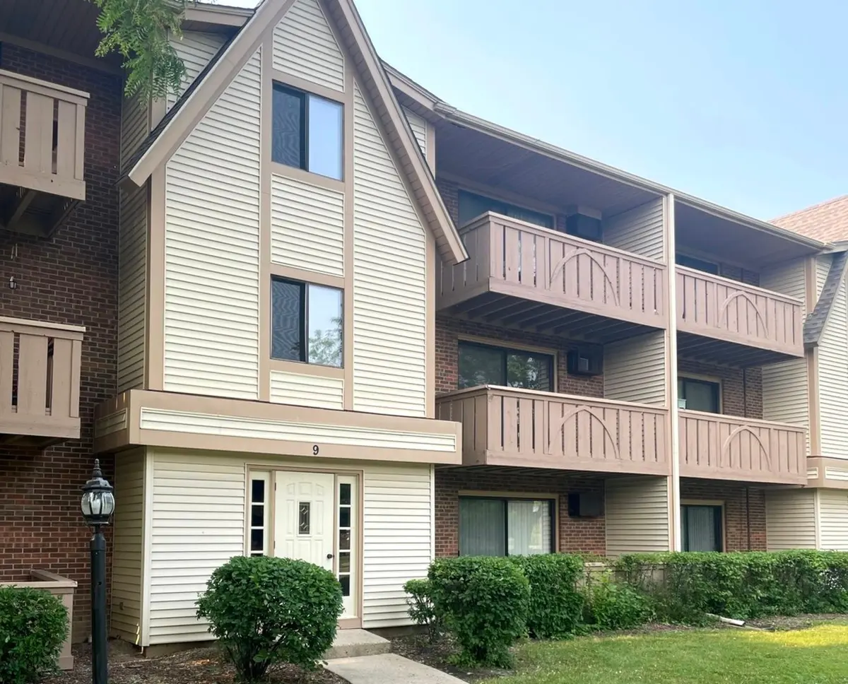 9 PARKSIDE Court