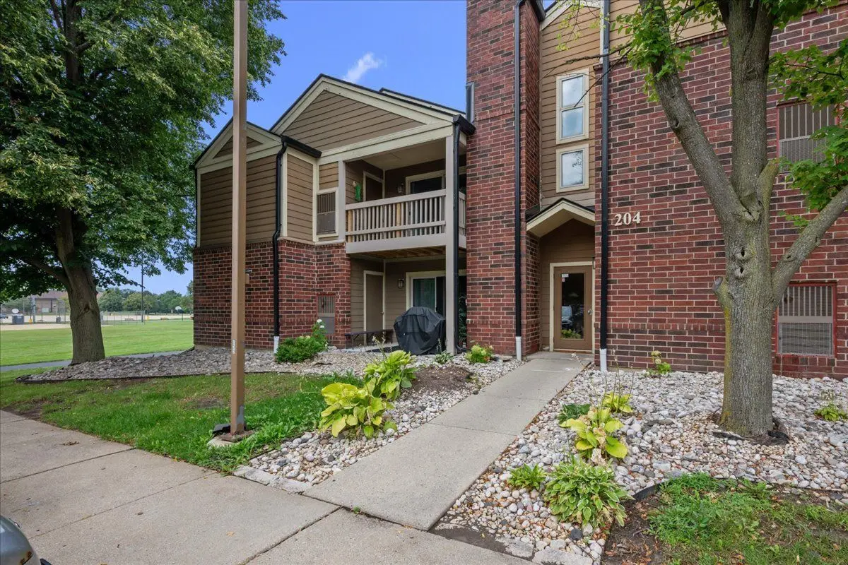 204 Glengarry Drive