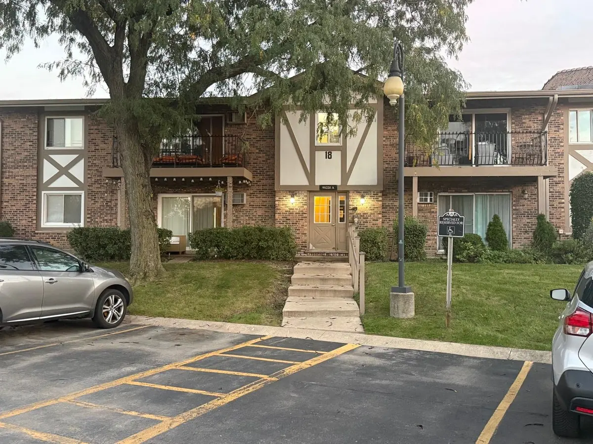 9s220 S Frontage Road