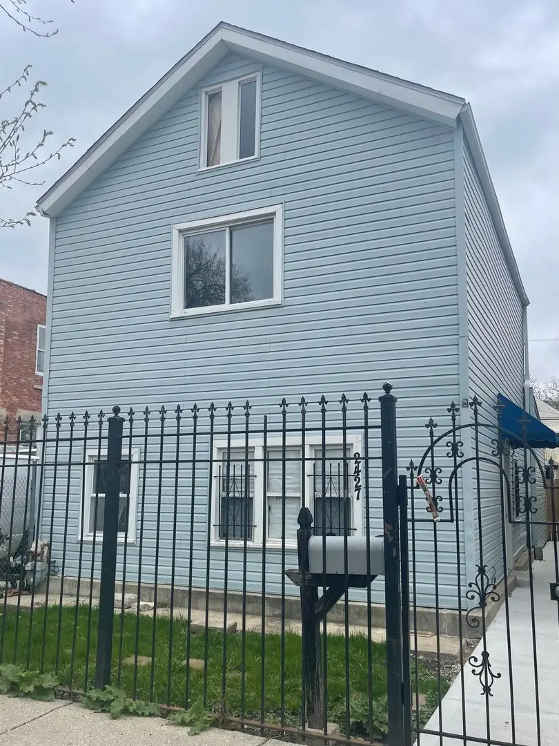 2427 S CHRISTIANA Avenue